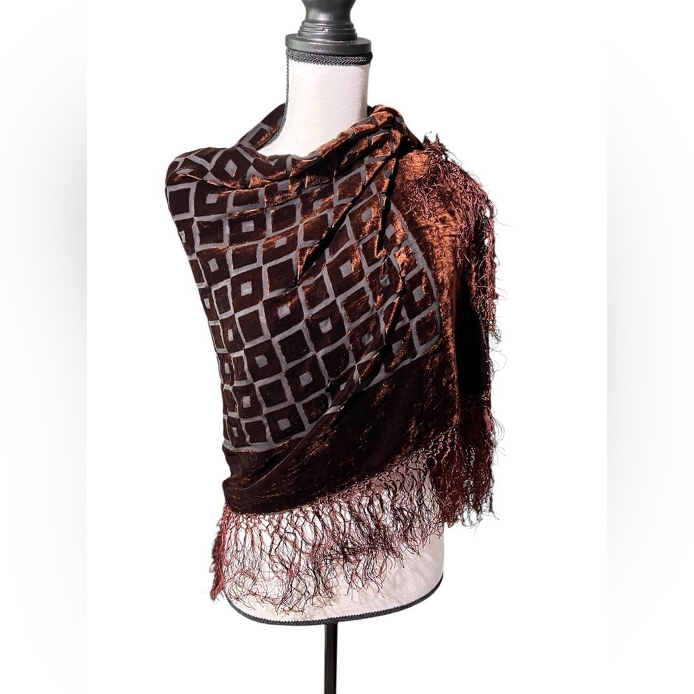 Beautiful Copper Brown and Black Geometric Shawl with Fringe, approx. 54”x51” - Picture 2 of 9
